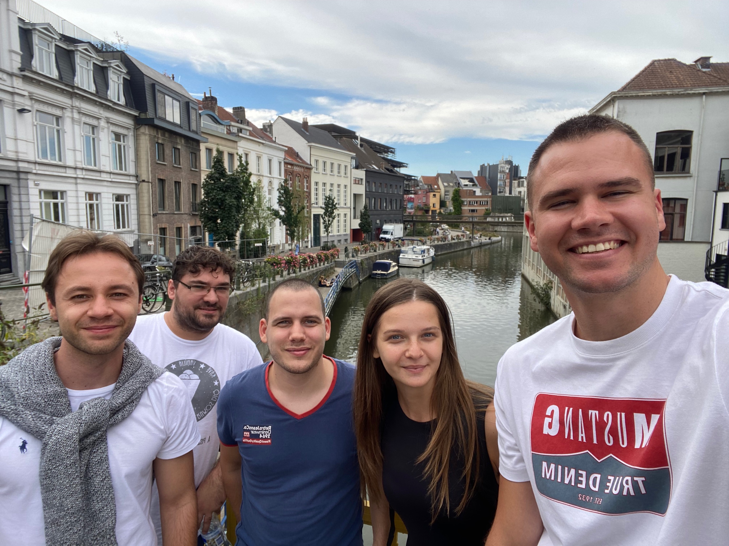 Four new joiners of delaware Hungary and the Hungarian recruiter is smiling in Ghent in the beginning of the annual Belgian Analyst Bootcamp
