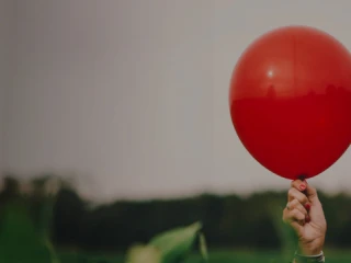 A red balloon