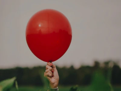 A red balloon